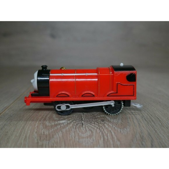 Thomas & Friends Trackmaster James Motorized 6-inch Locomotive - Picture 3 of 7